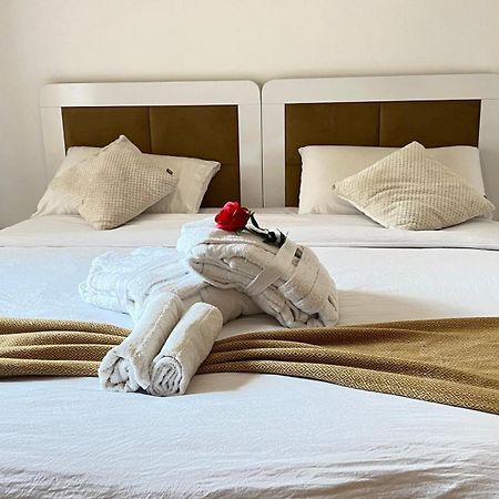 Appartement De Luxe Avec Jardin Vue Sur La Piscine Golf Securise 24H Sur 24 A 5 Minutes De L Aeroport 마라케시 외부 사진