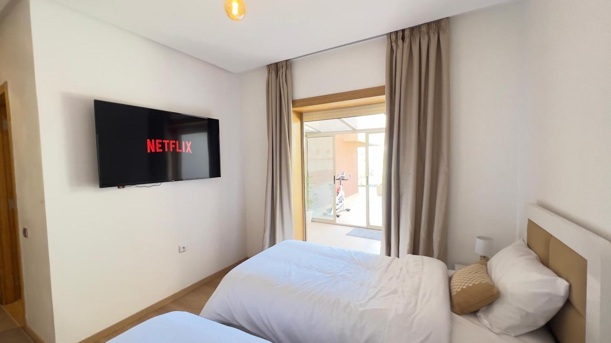 Appartement De Luxe Avec Jardin Vue Sur La Piscine Golf Securise 24H Sur 24 A 5 Minutes De L Aeroport 마라케시 외부 사진