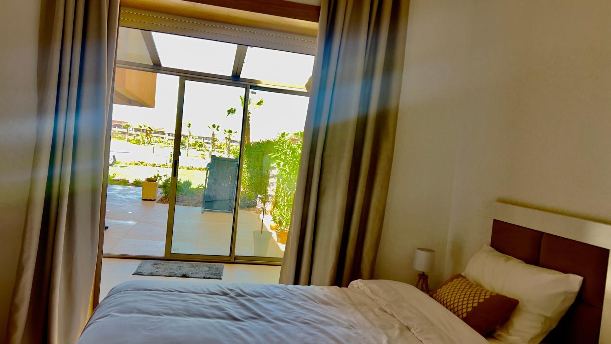 Appartement De Luxe Avec Jardin Vue Sur La Piscine Golf Securise 24H Sur 24 A 5 Minutes De L Aeroport 마라케시 외부 사진