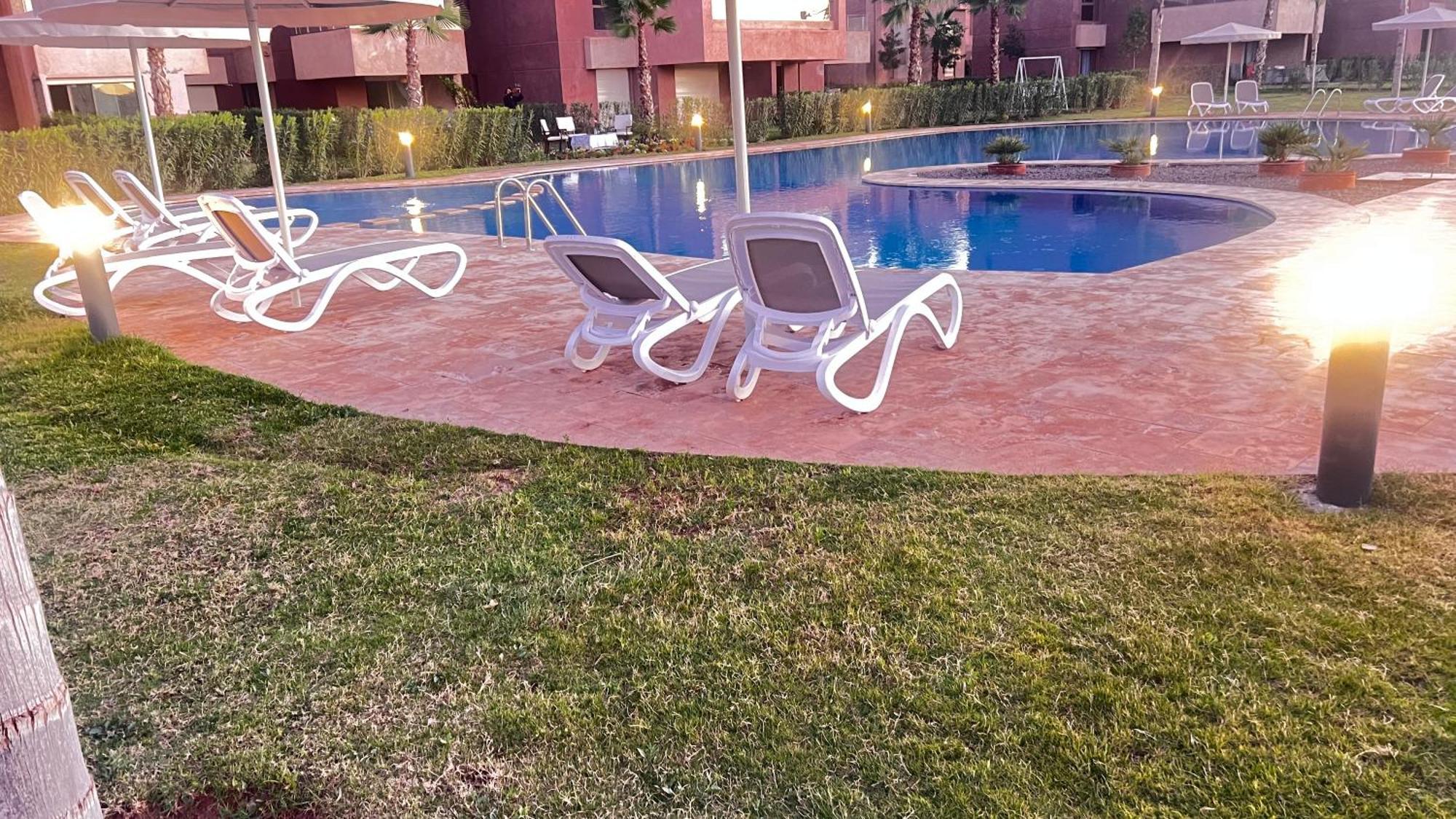 Appartement De Luxe Avec Jardin Vue Sur La Piscine Golf Securise 24H Sur 24 A 5 Minutes De L Aeroport 마라케시 외부 사진