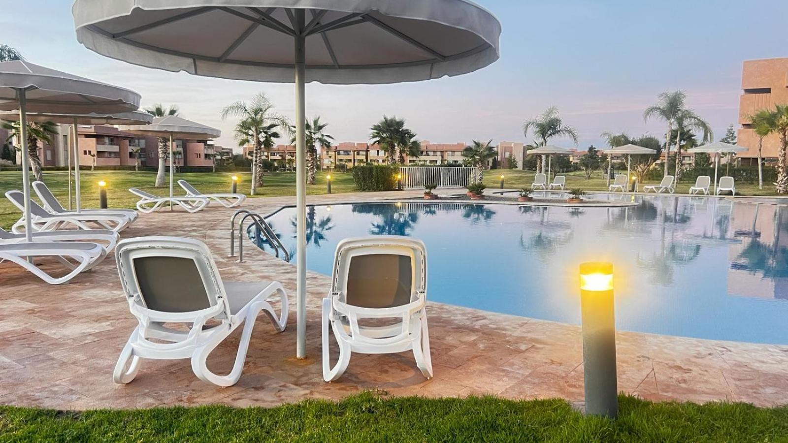 Appartement De Luxe Avec Jardin Vue Sur La Piscine Golf Securise 24H Sur 24 A 5 Minutes De L Aeroport 마라케시 외부 사진