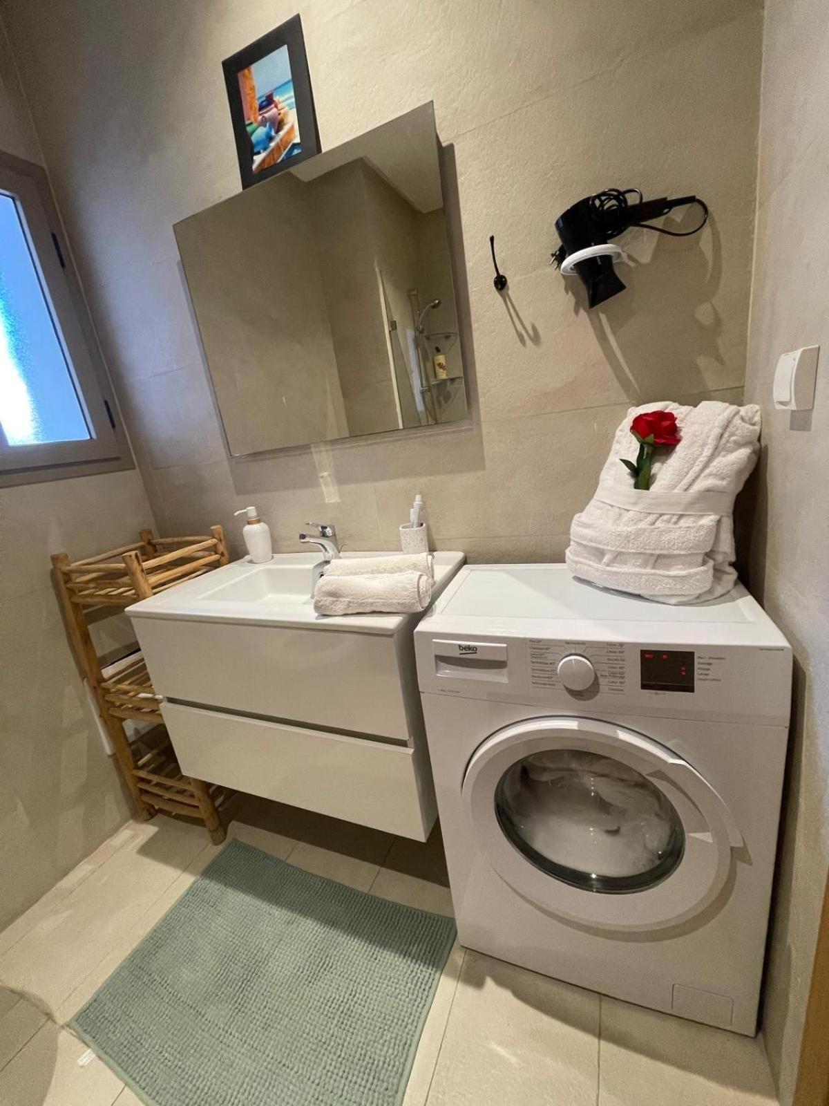 Appartement De Luxe Avec Jardin Vue Sur La Piscine Golf Securise 24H Sur 24 A 5 Minutes De L Aeroport 마라케시 외부 사진